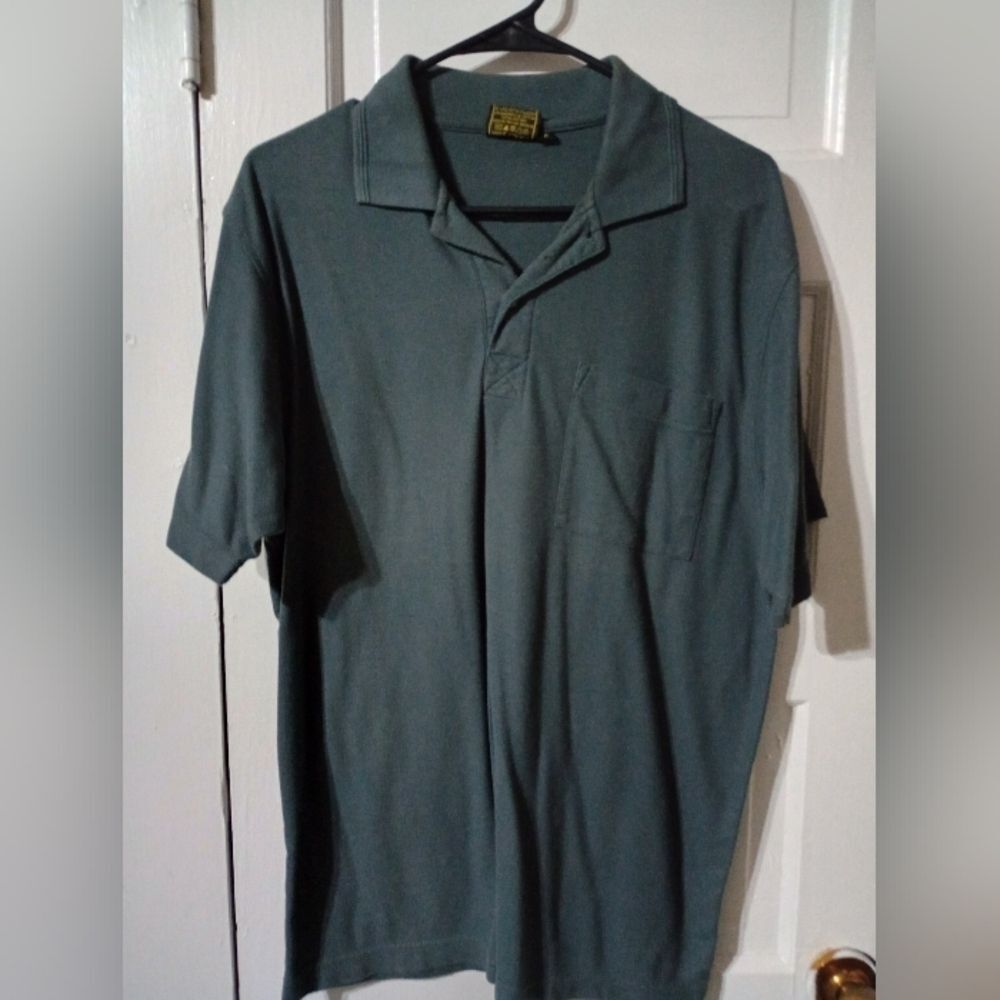 Oggi men's shirt size large (Mgs171)